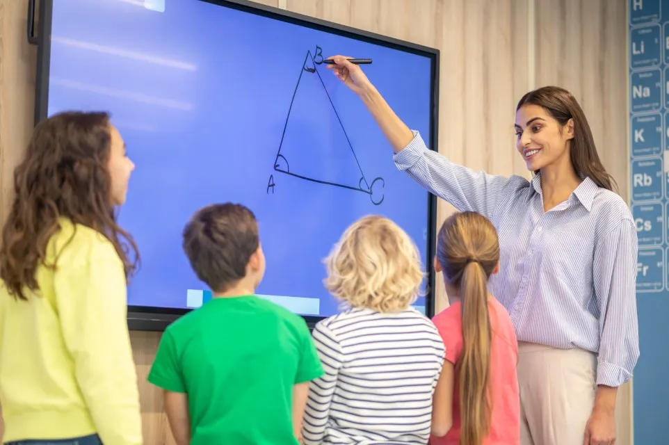 Jak interaktivní technologie mění výuku na školách